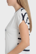 חולצת טי שירט בצבע טלק עם הדפס