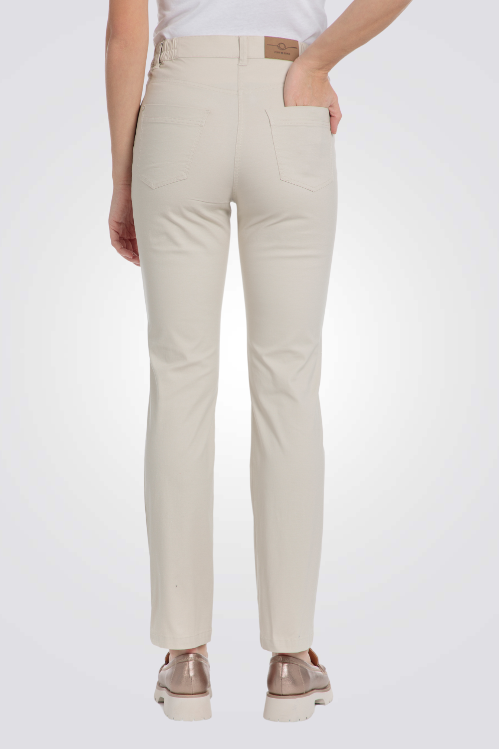 מכנסיים ארוכים בצבע בז'