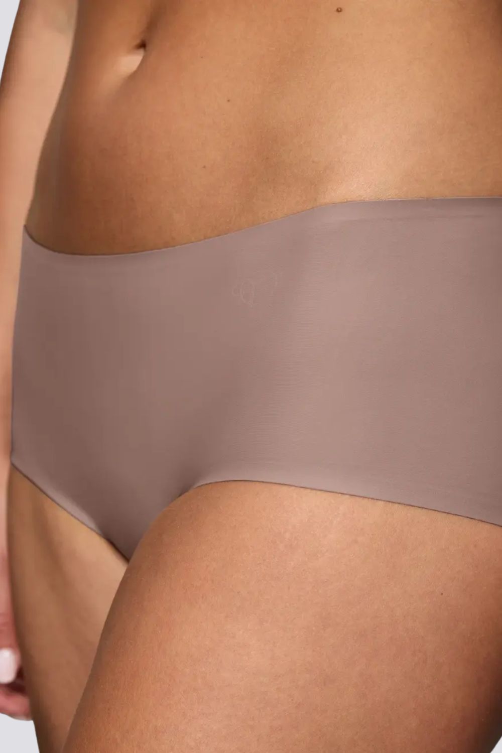 תחתון בוקסרון Body Make-Up Illusion Shorty EX לנשים