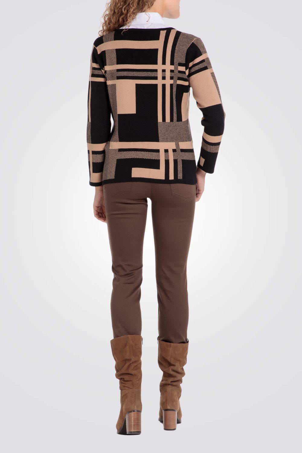 סריג עם צווארון דש מחובר