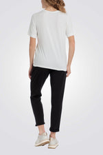 טישירט בצבע לבן הדפס בחזית