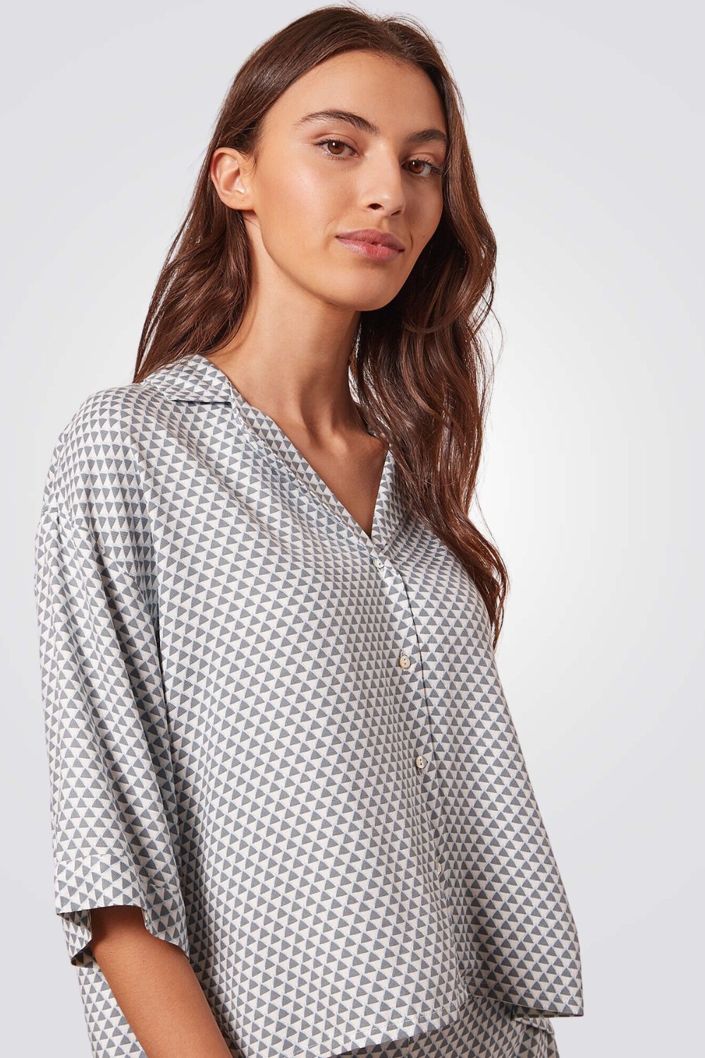 חולצת פיג'מה מכופתרת הדפס משולשים GALAN  