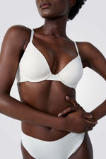 חזיית פוש-אפ עם חיתוך עמוק | איתם