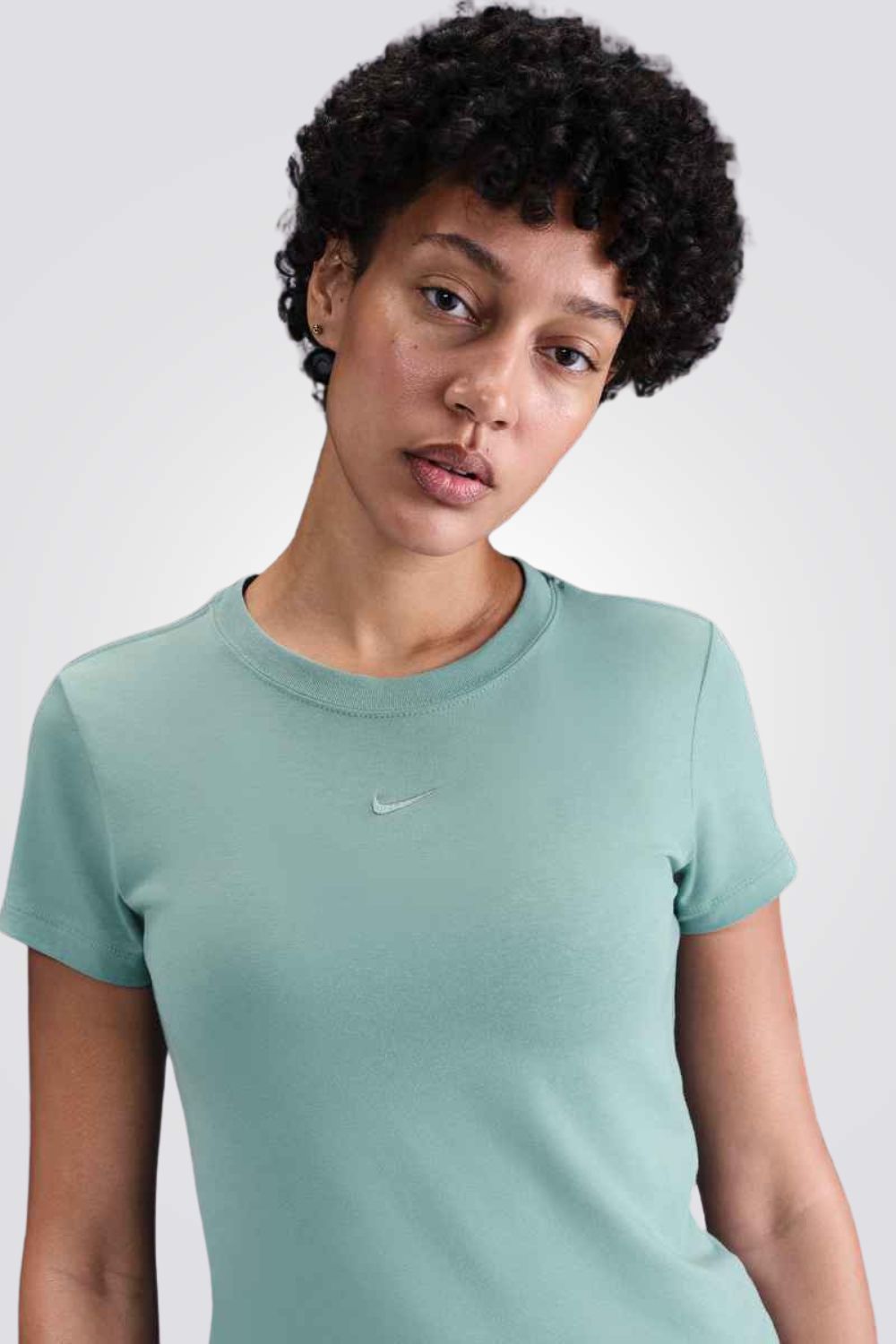 טישירט Nike Sportswear Chill Knit לנשים