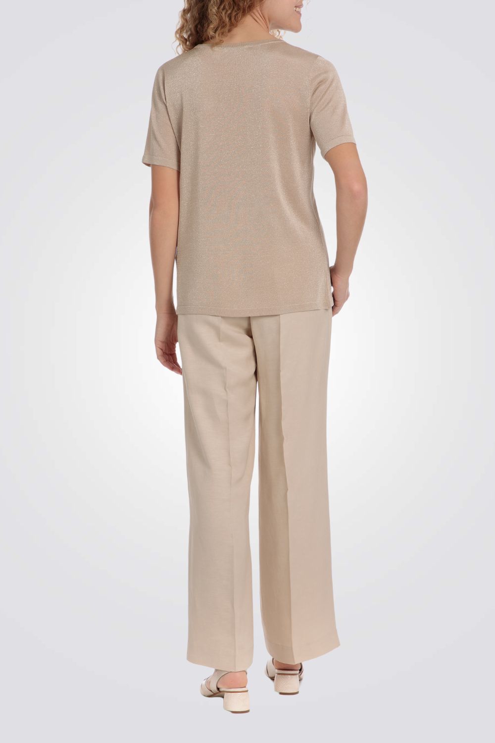 סריג שרוולים קצרים בצבע בז' דיטיילס מטאלי