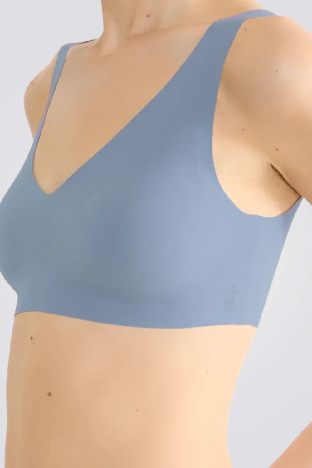 ברלט עם מחשוף וי | סלוגי