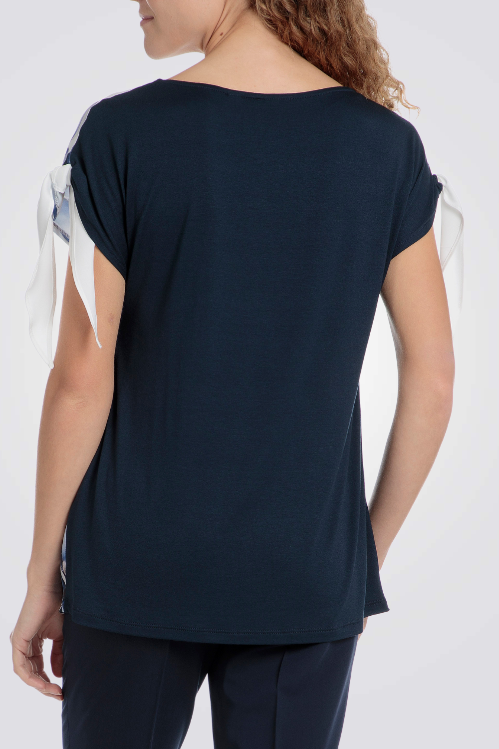 חולצת טי אלגנטית פרחונית