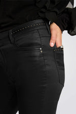 מכנסיים צמודים בגימור דמוי עור מחוספס | מורגן 