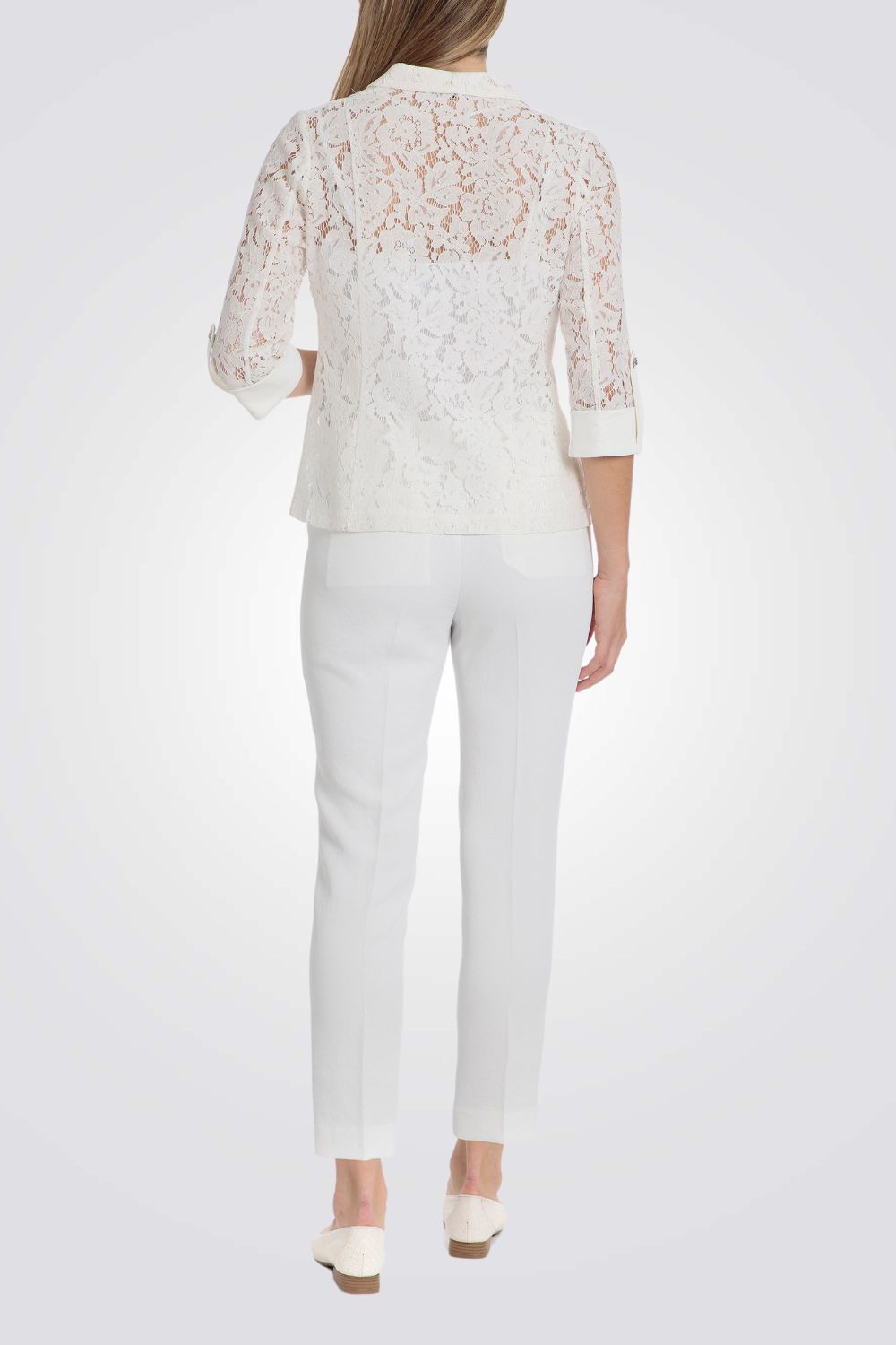 בלייזר תחרה שרוולי 3/4 בצבע לבן