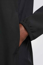 מעיל רב תכליתי עם קפוצ'ון בצבע שחור לגברים | נייקי