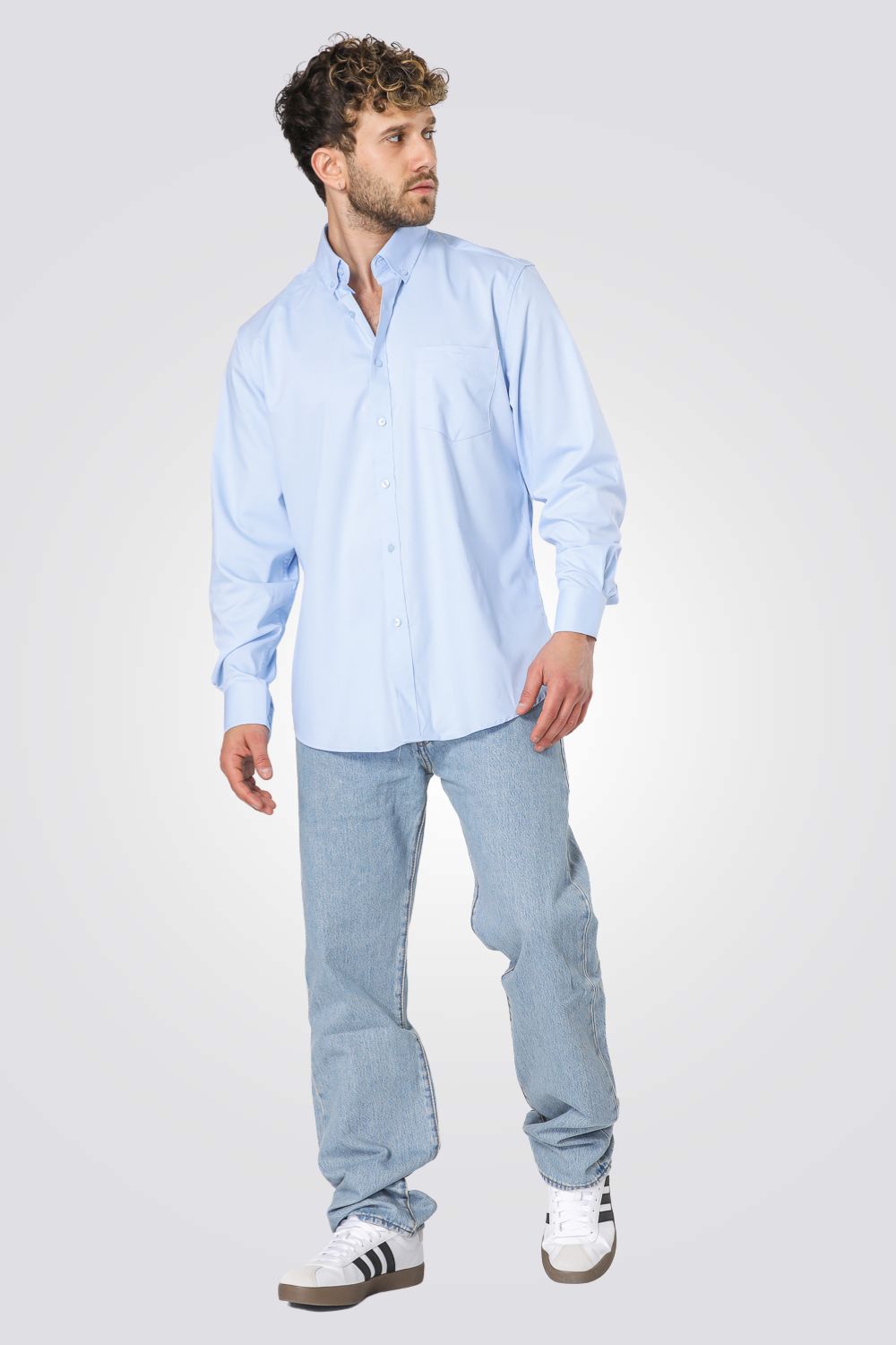 חולצה מכופתרת קלאסית