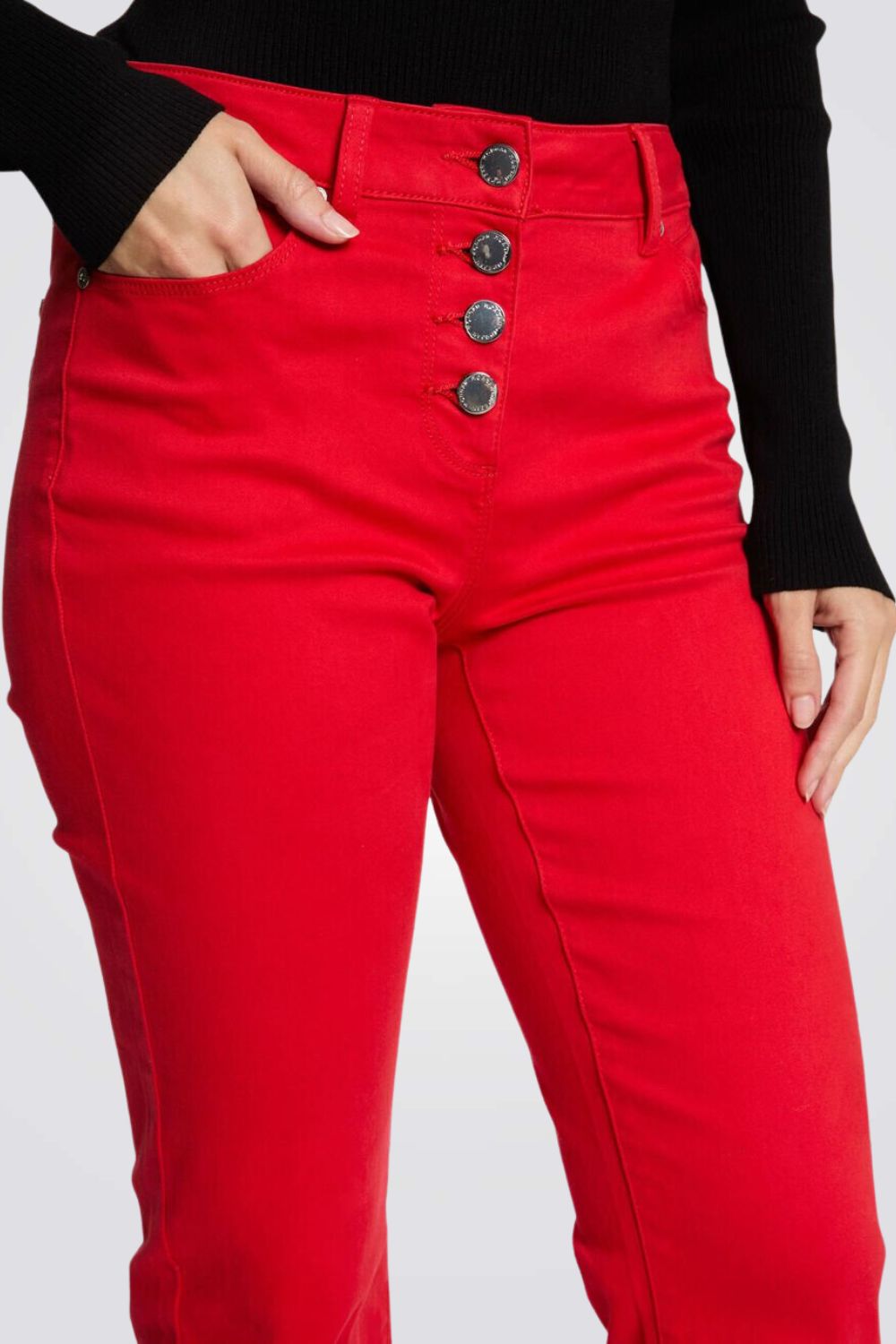 מכנסיים ארוכים Bootcut כפתורים דקורטיביים בצבע אדום