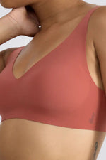 חזייה ללא ברזלים לנשים