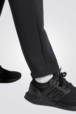 מכנסי טרנינג ארוכים בצבע שחור