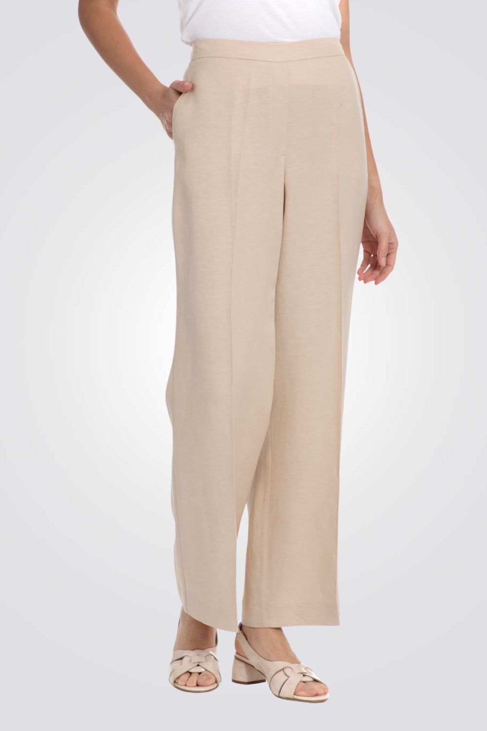 מכנסיים ארוכים בצבע בז'