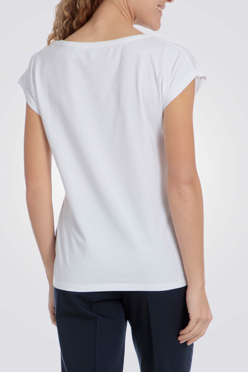 חולצת טי עם פרחים  