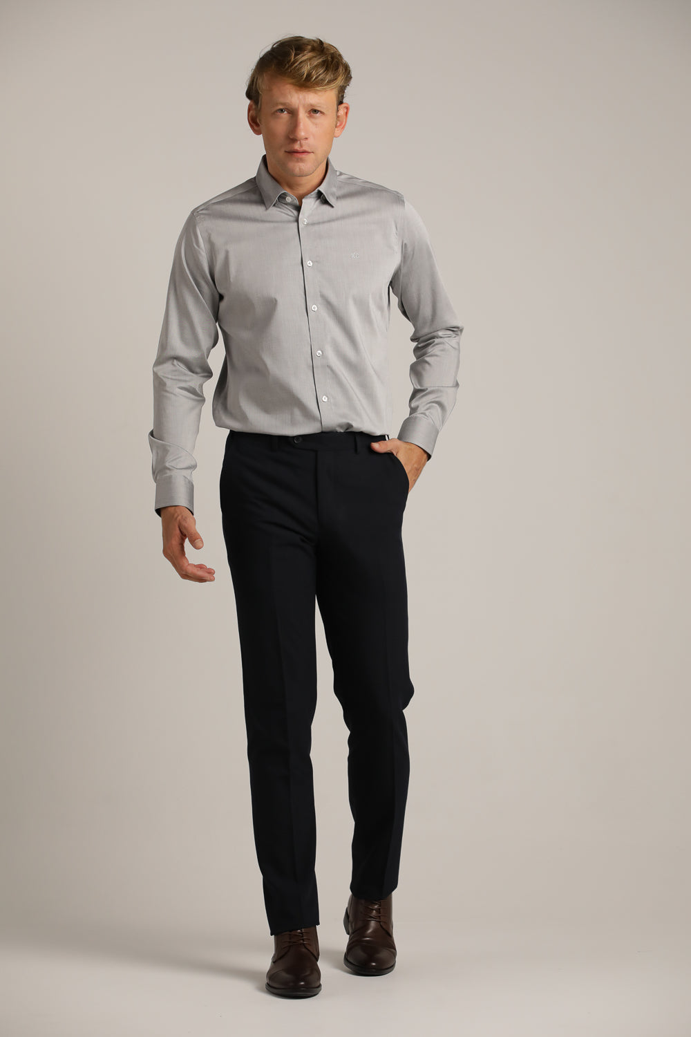 חולצה מכופתרת חלקה לגברים | קנת קול