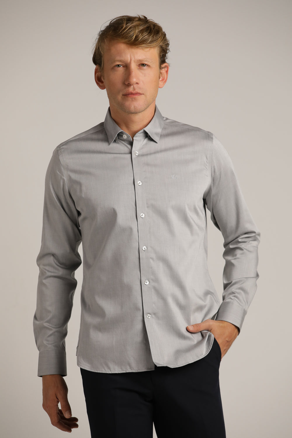 חולצה מכופתרת חלקה לגברים | קנת קול