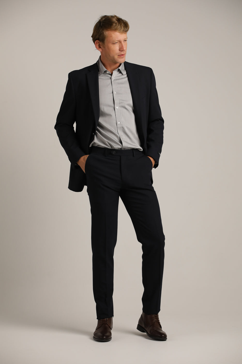 בלייזר בגזרה מחויטת | קנת קול