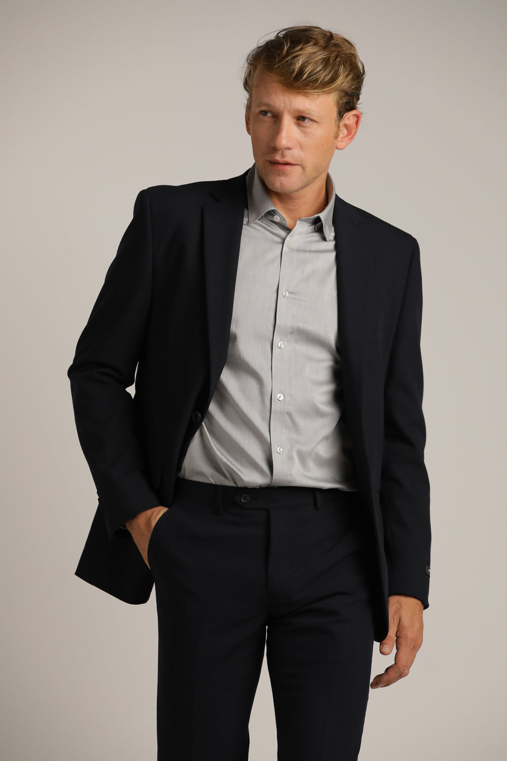 בלייזר בגזרה מחויטת | קנת קול