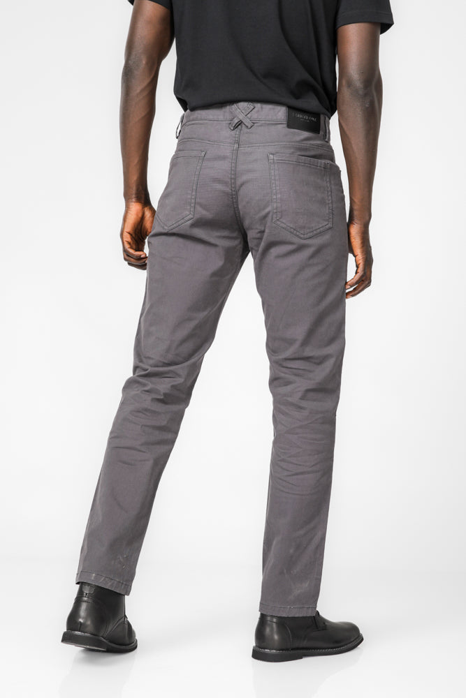 מכנסי ג'ינס בגזרת סקיני ישרה | קנת קול