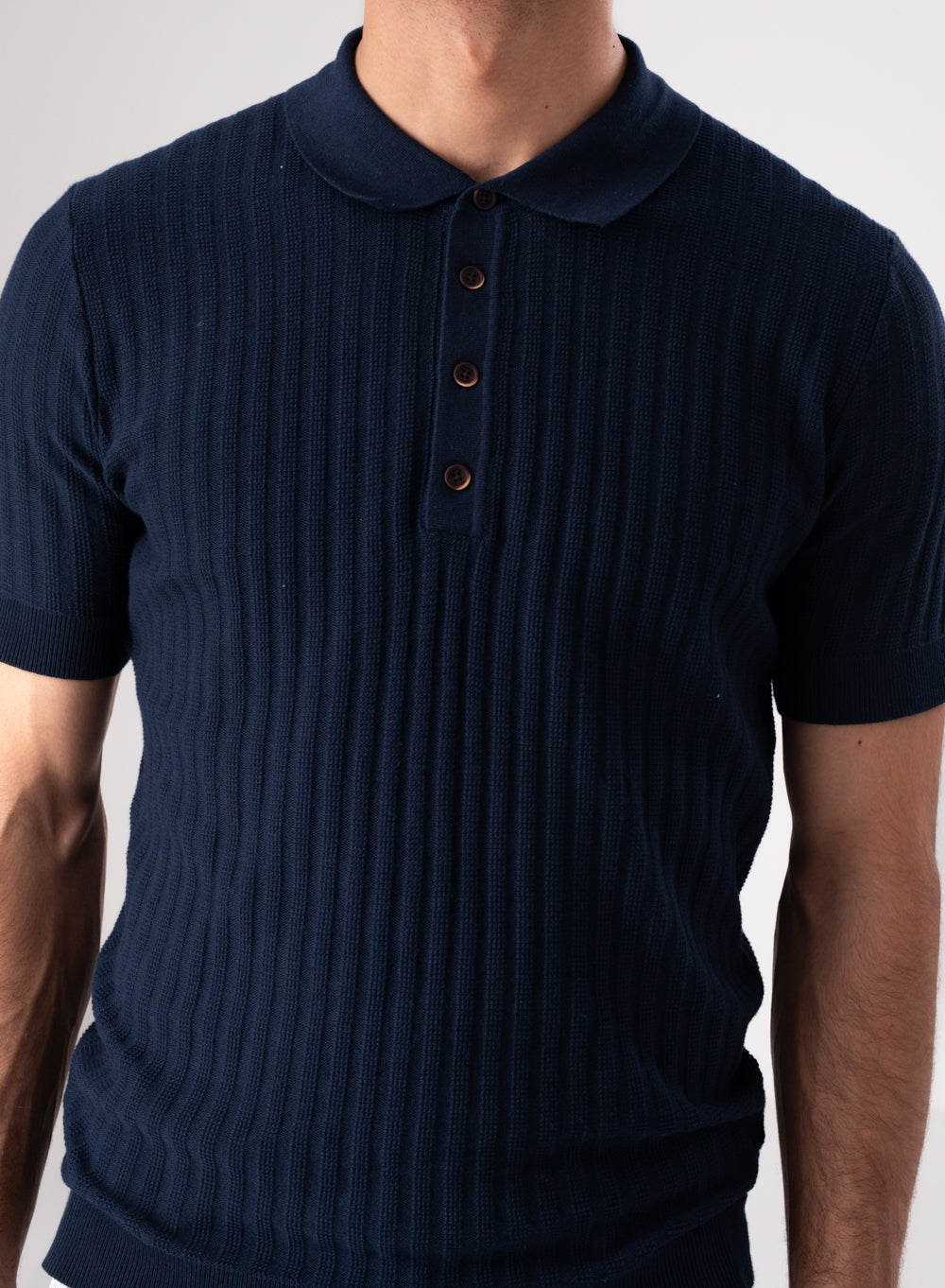 סריג פולו דק שרוולים קצרים בצבע נייבי