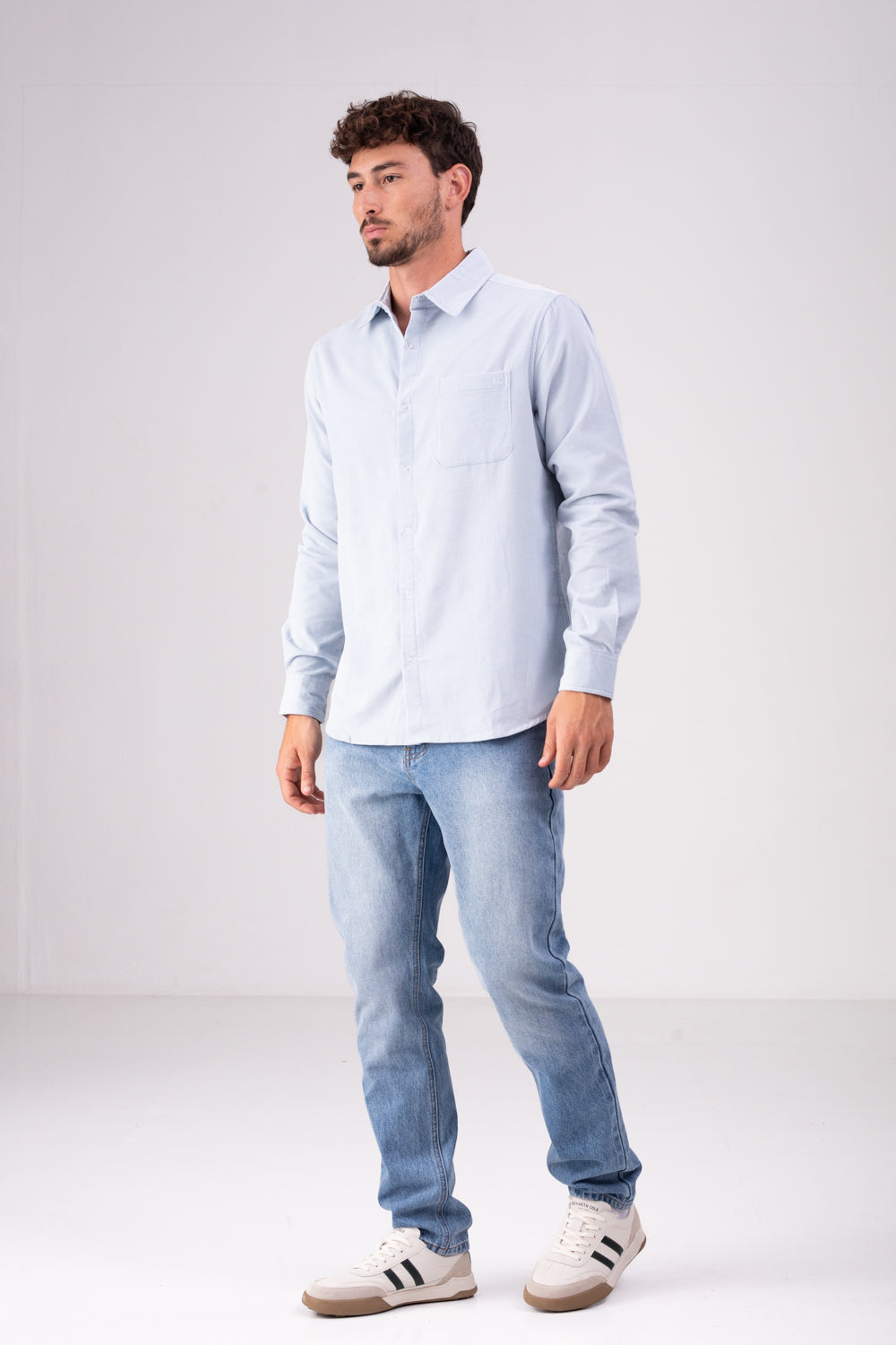 חולצה מכופתרת בגזרת מודרן לגברים