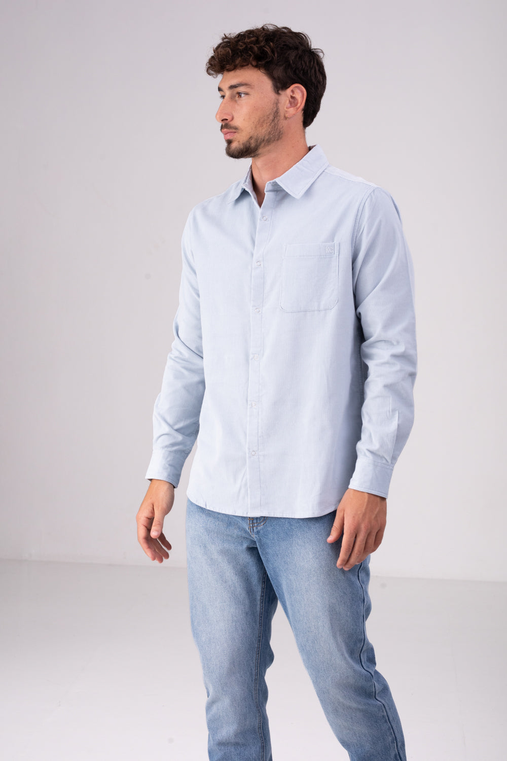 חולצה מכופתרת בגזרת מודרן לגברים