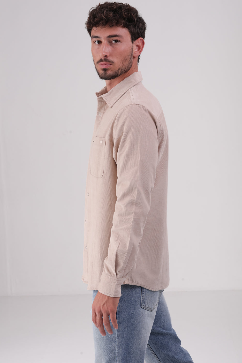 חולצה מכופתרת בגזרת מודרן לגברים