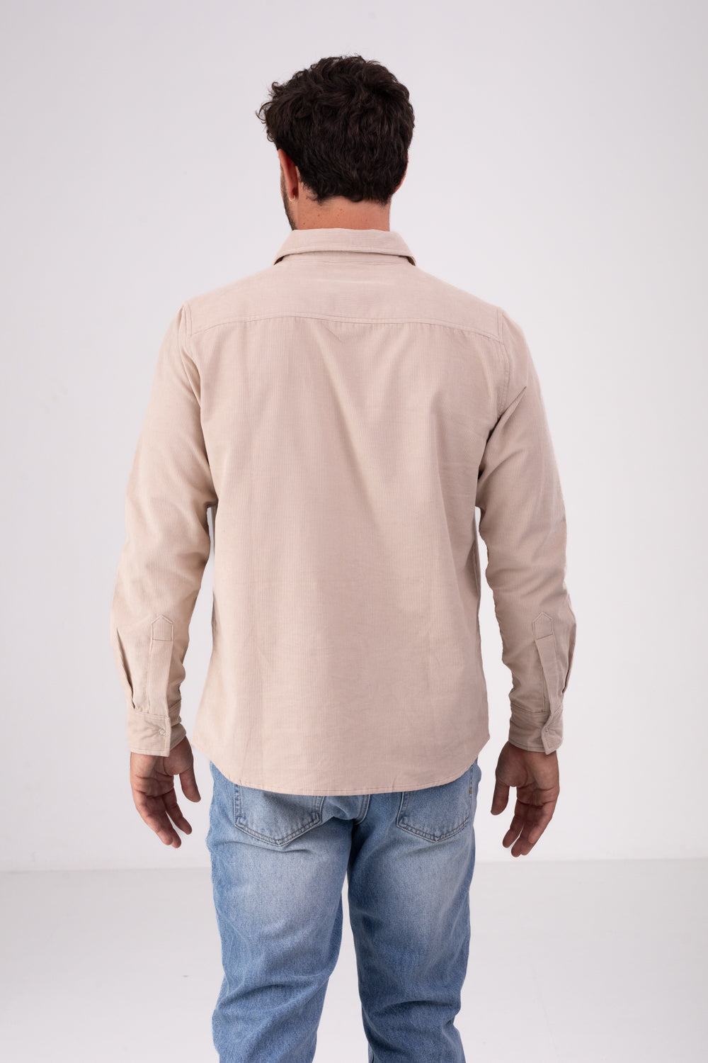 חולצה מכופתרת בגזרת מודרן לגברים