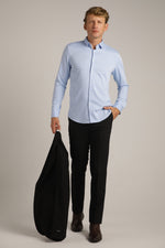 חולצה מכופתרת בגזרת סלים | קנת קול