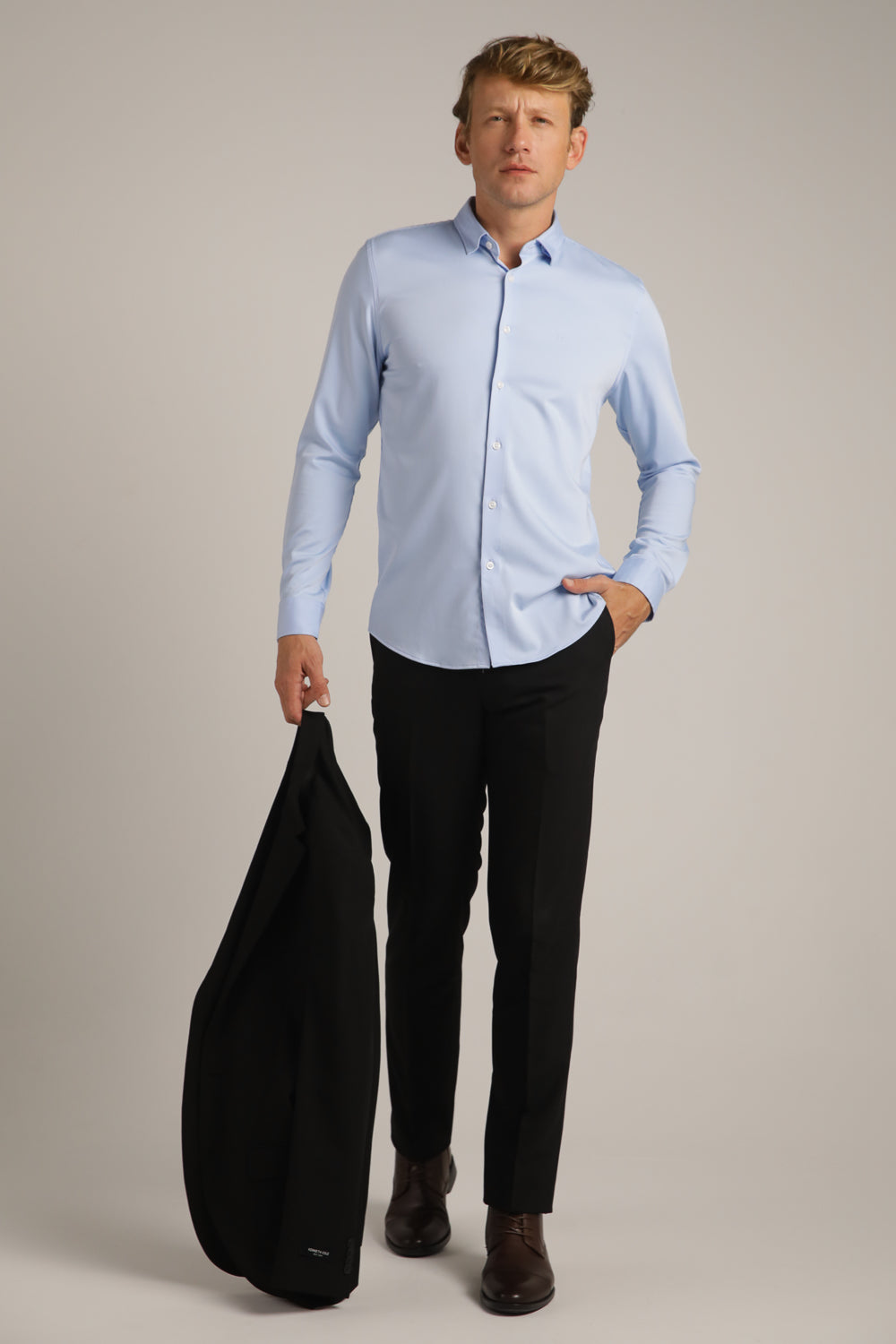 חולצה מכופתרת בגזרת סלים | קנת קול