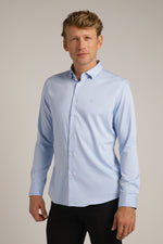 חולצה מכופתרת בגזרת סלים | קנת קול