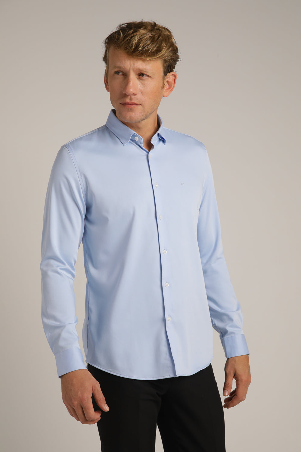 חולצה מכופתרת בגזרת סלים | קנת קול