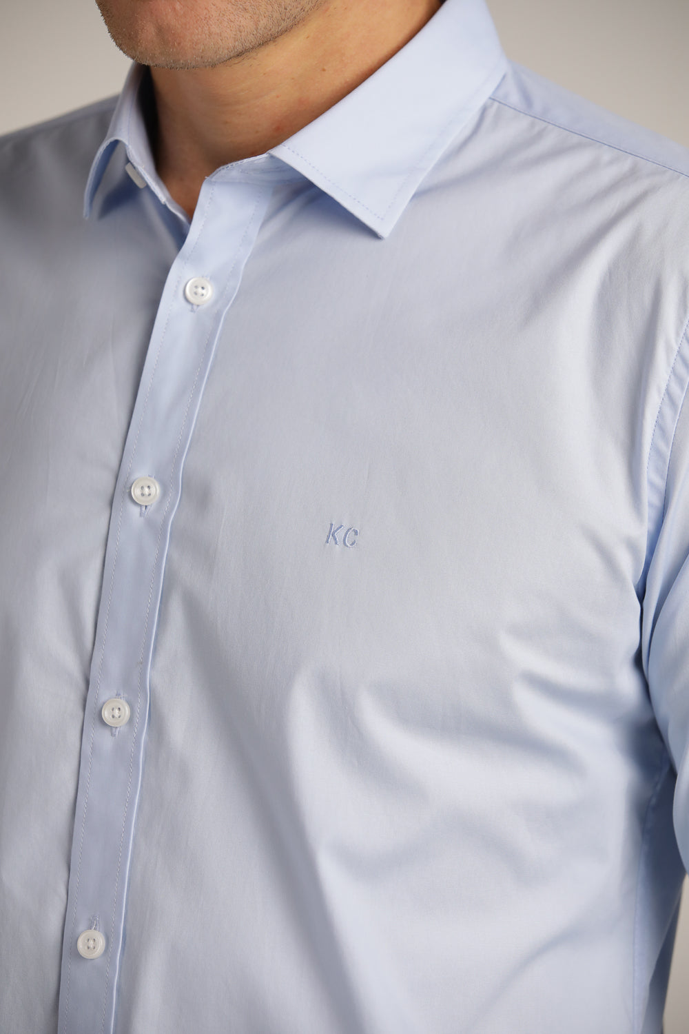 חולצה מכופתרת בגזרת סלים | קנת קול