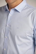 חולצה מכופתרת בגזרת סלים | קנת קול