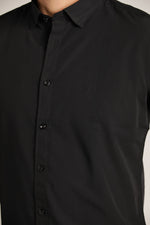 חולצה מכופתרת בגזרת סלים | קנת קול