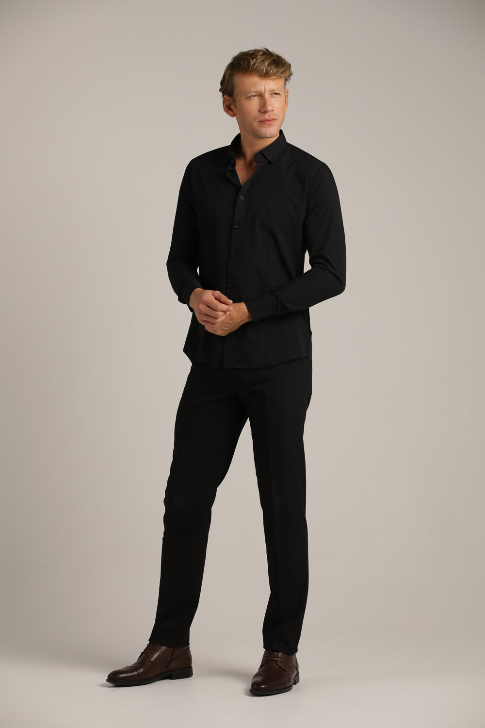 חולצה מכופתרת בגזרת סלים | קנת קול