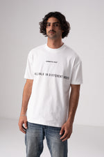 חולצת טי אוברסייז עם הדפס שחמט