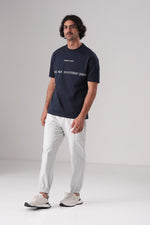 חולצת טי אוברסייז עם הדפס שחמט