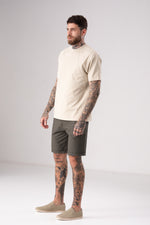 חולצת טי אוברסייז עם חתכים