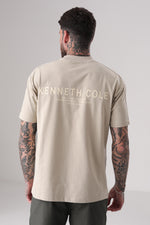 חולצת טי אוברסייז עם חתכים