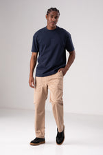 חולצת טי אוברסייז עם חתכים