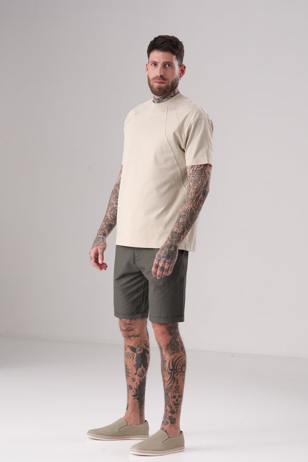 מכנס ברמודה קצר לגברים