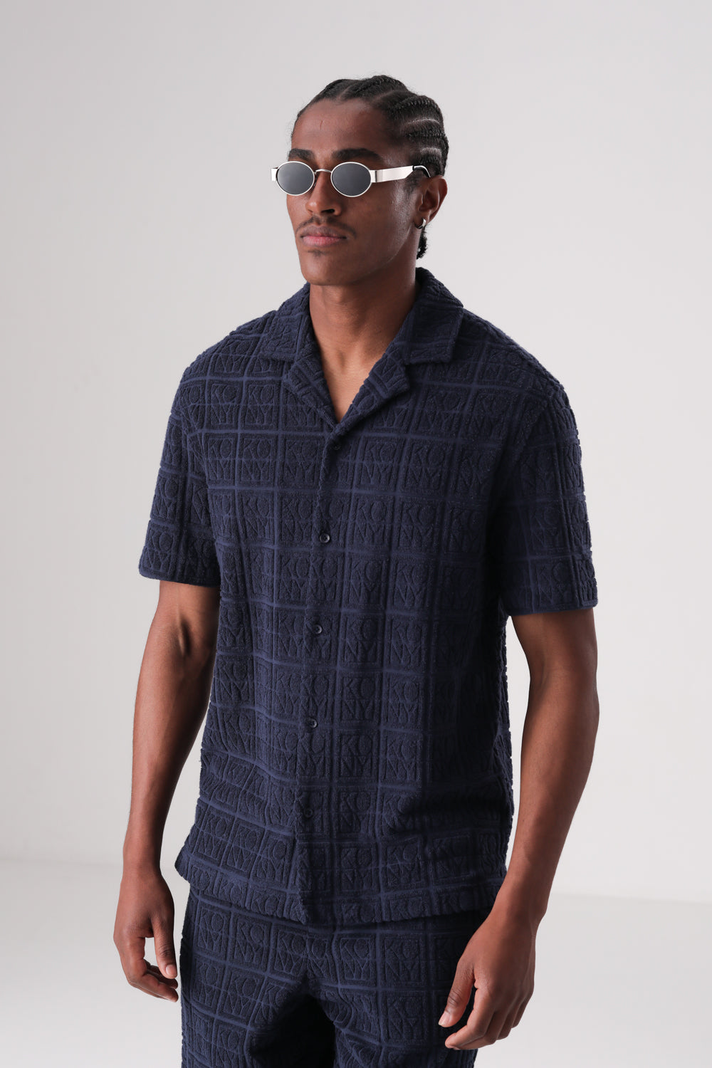 חולצה מכופתרת מעוצבת