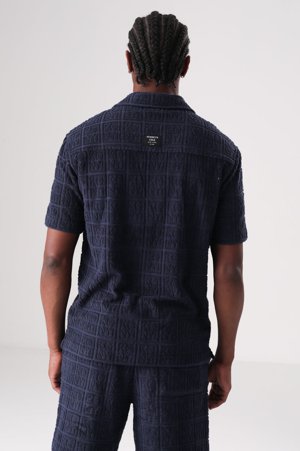 חולצה מכופתרת מעוצבת