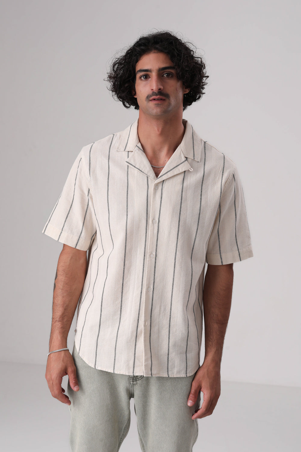 חולצה מכופתרת פסים