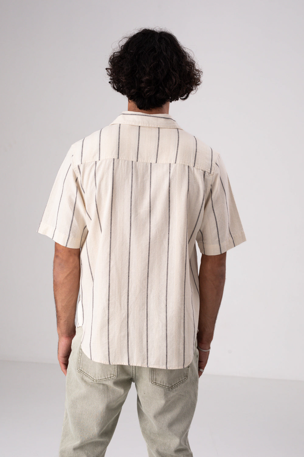 חולצה מכופתרת פסים