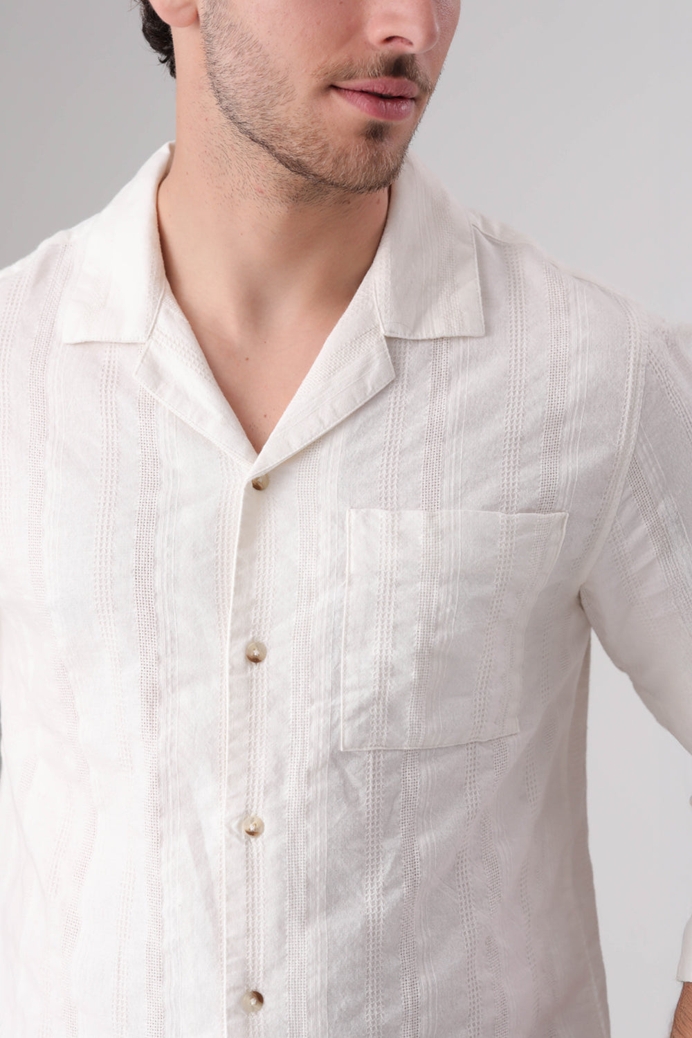 חולצה מכופתרת שרוולים קצרים