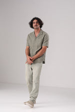 חולצה מכופתרת שרוולים קצרים